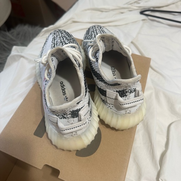 Yeezy 350 zebra - Picture 5 of 10